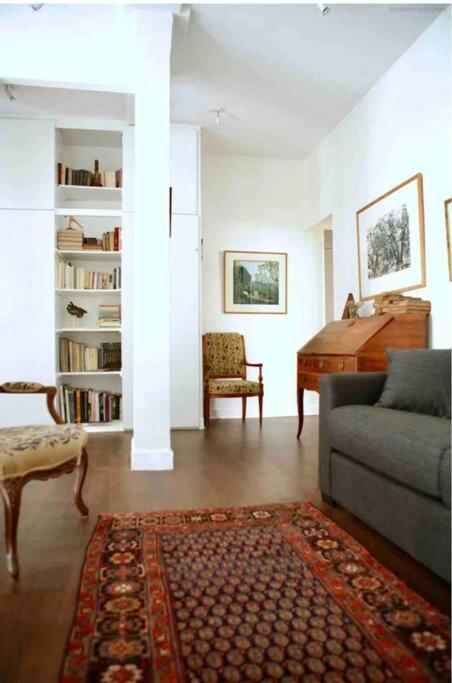 The Eifel Tower Artist Loft * Parigi